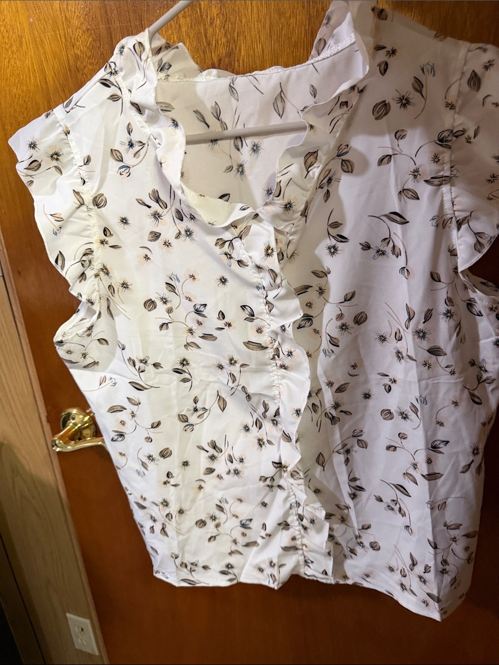 SHEIN White Floral Ruffled Sleeveless Camisole